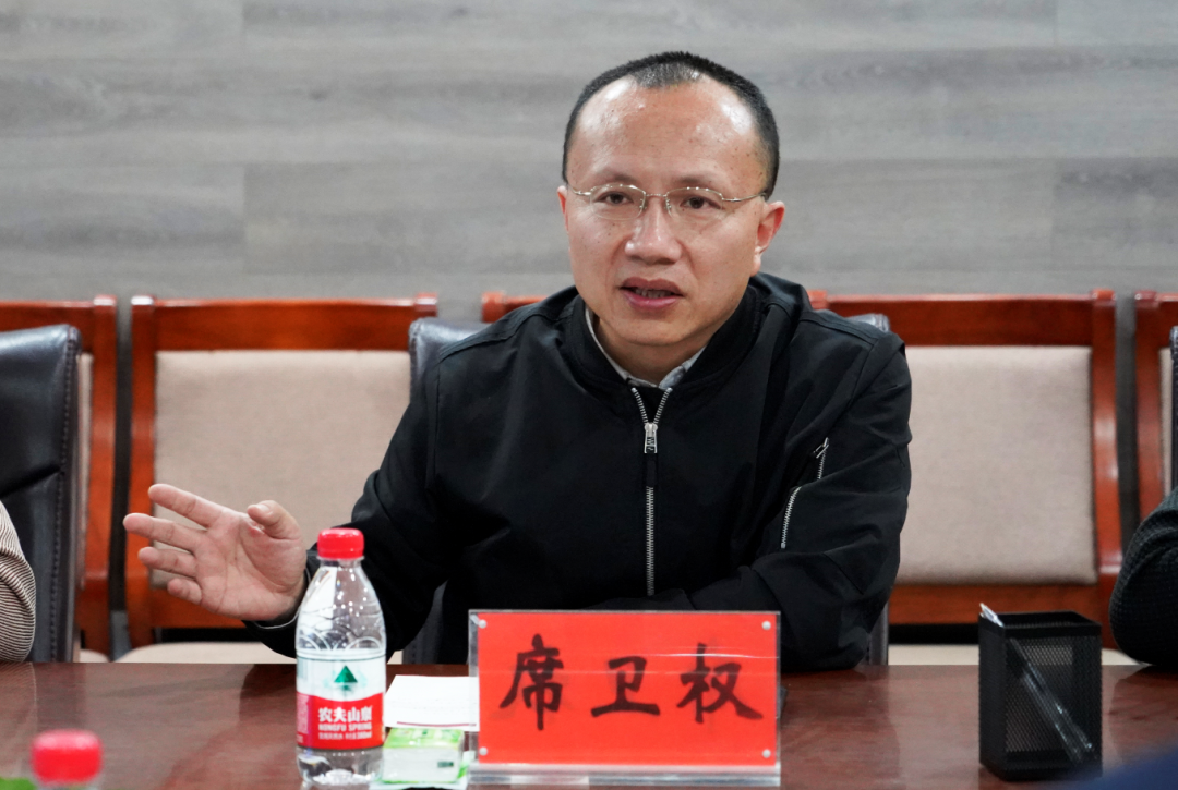 我们石品院长一行到河南大学美术学院交流座谈 我们石品院长一行到河南大学美术学院交流座谈