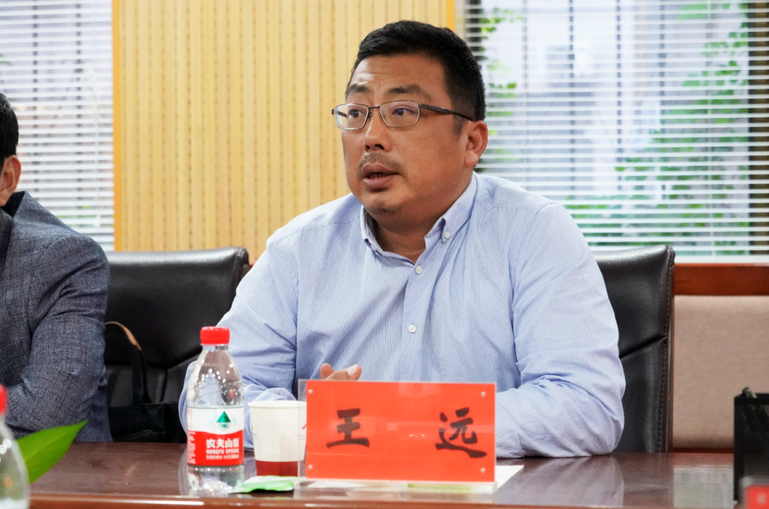 我们石品院长一行到河南大学美术学院交流座谈 我们石品院长一行到河南大学美术学院交流座谈