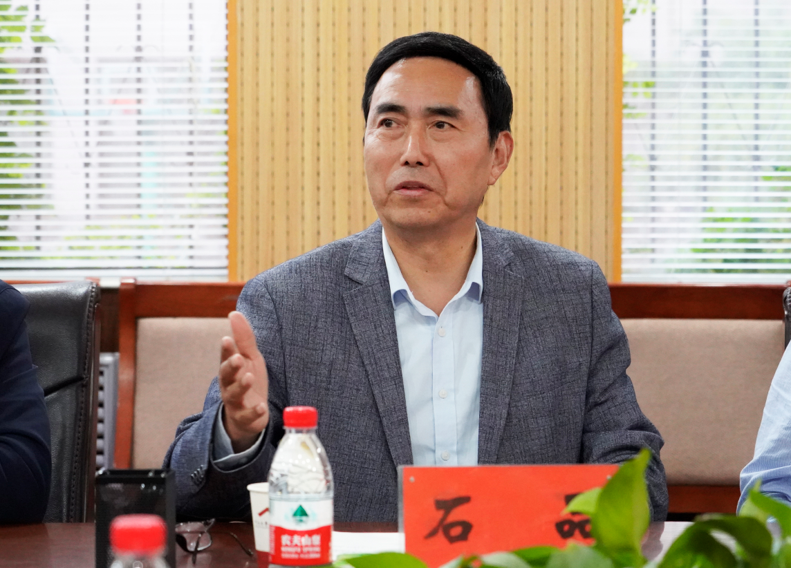 我们石品院长一行到河南大学美术学院交流座谈 我们石品院长一行到河南大学美术学院交流座谈