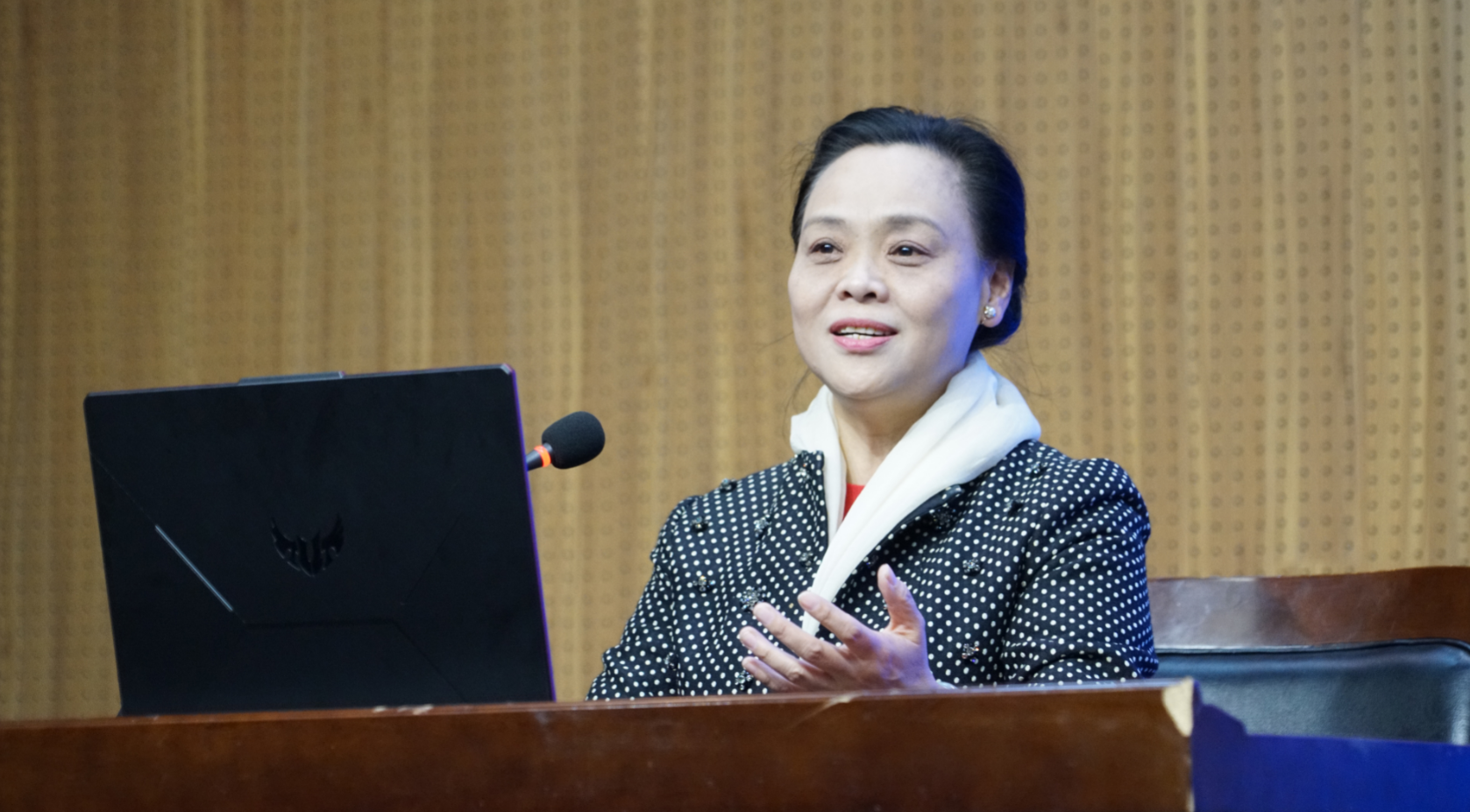 郑州大学音乐学院陈艳教授受邀到我们讲学 郑州大学音乐学院陈艳教授受邀到我们讲学