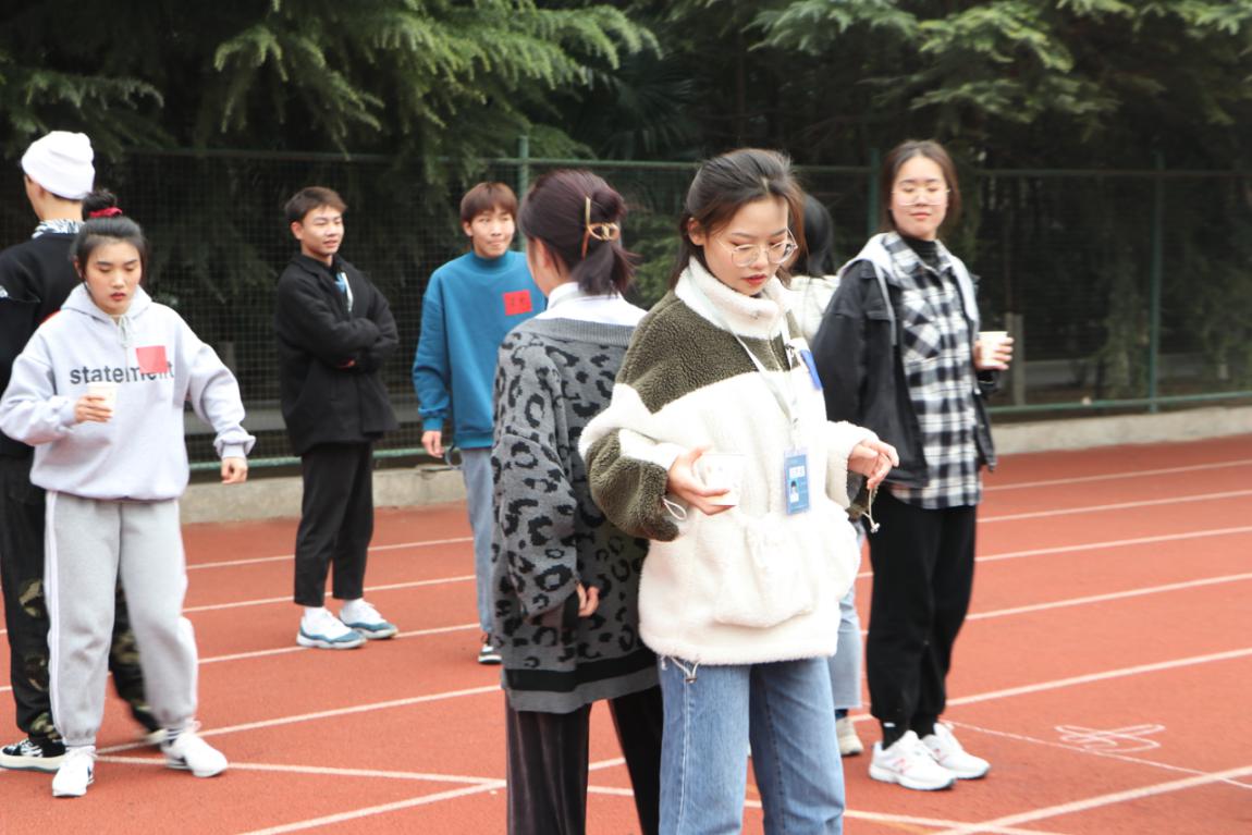 凝心聚力 继往开来——团委组织新一届学生干部室外综合素质拓展活动 凝心聚力 继往开来——团委组织新一届学生干部室外综合素质拓展活动