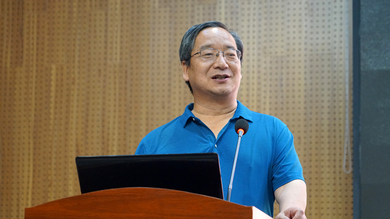 郑州大学戴庞海教授到我们讲学 郑州大学戴庞海教授到我们讲学