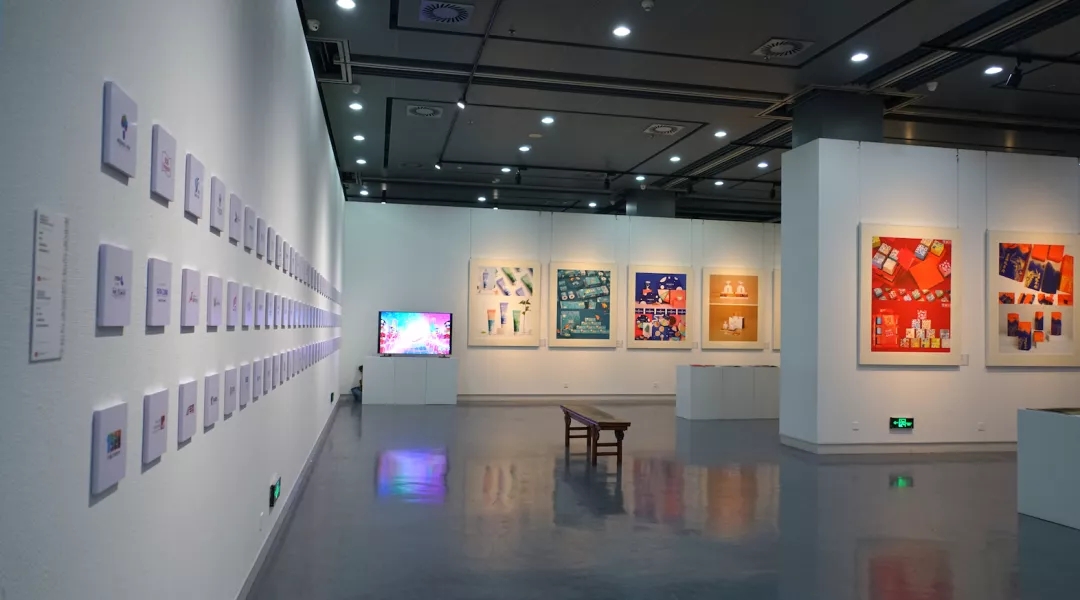 我们建院20周年师生优秀作品展隆重开幕 我们建院20周年师生优秀作品展隆重开幕
