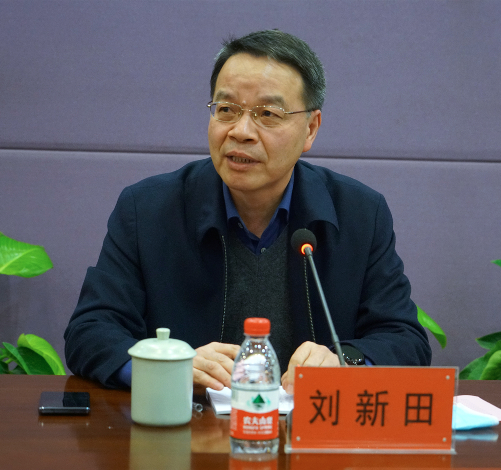 郑州轻工业大学副校长刘新田一行领导莅临我们检查指导工作